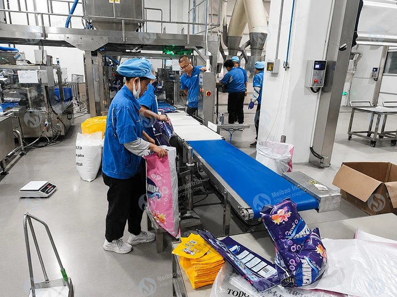Detergent powder packaging site: equipment and conveying Detergent powder packaging site: equipment and conveying